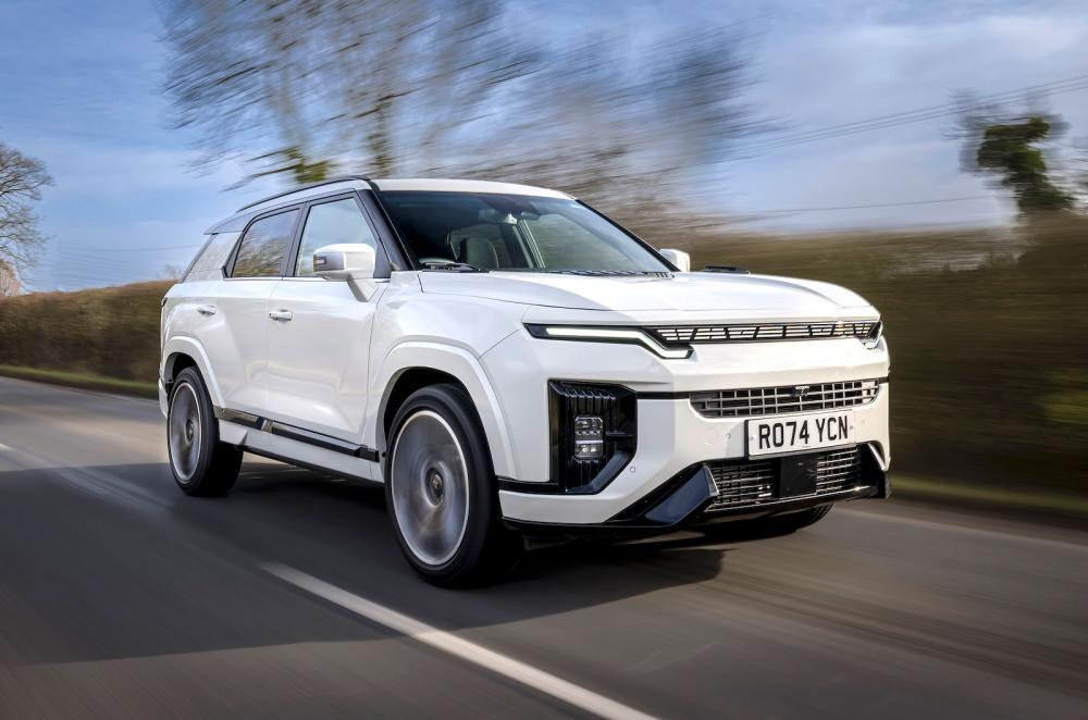 KGM Actyon front right driving