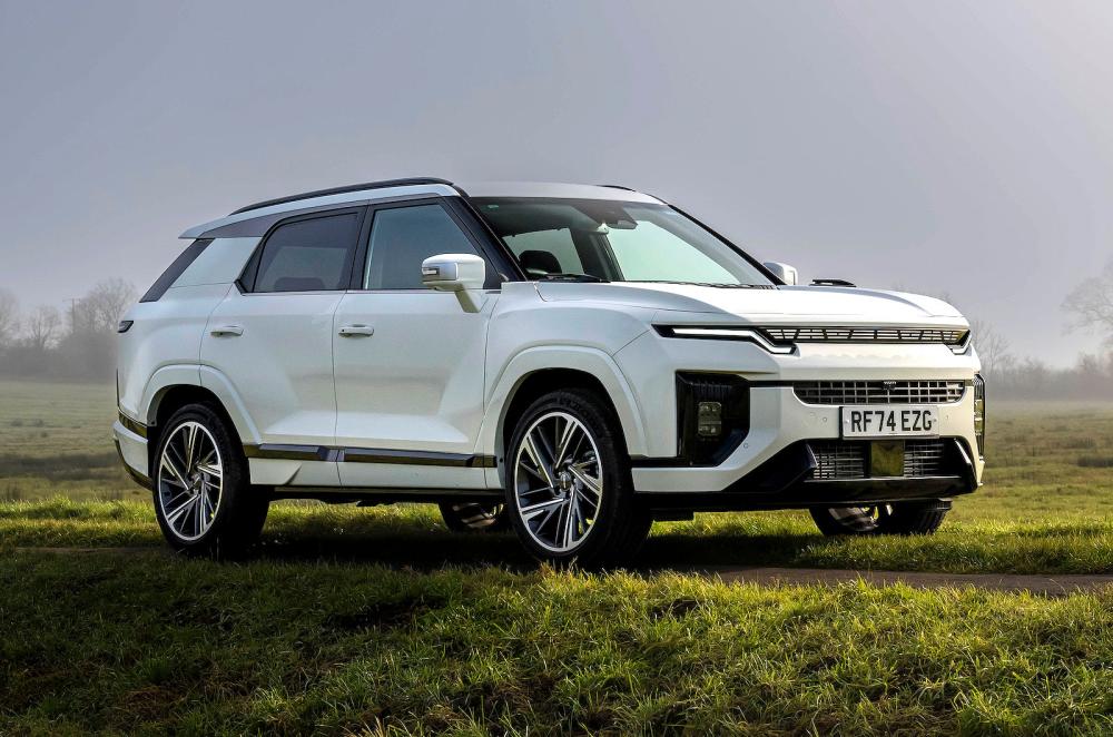 KGM Actyon front right static