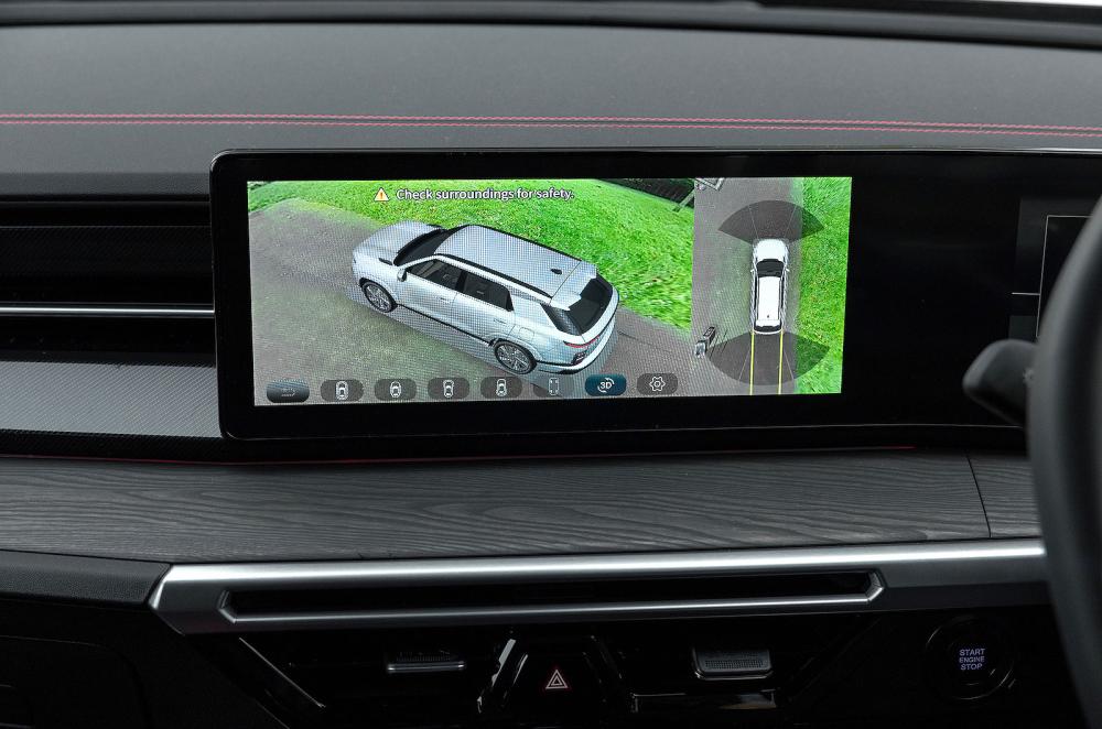 KGM Actyon infotainment touchscreen