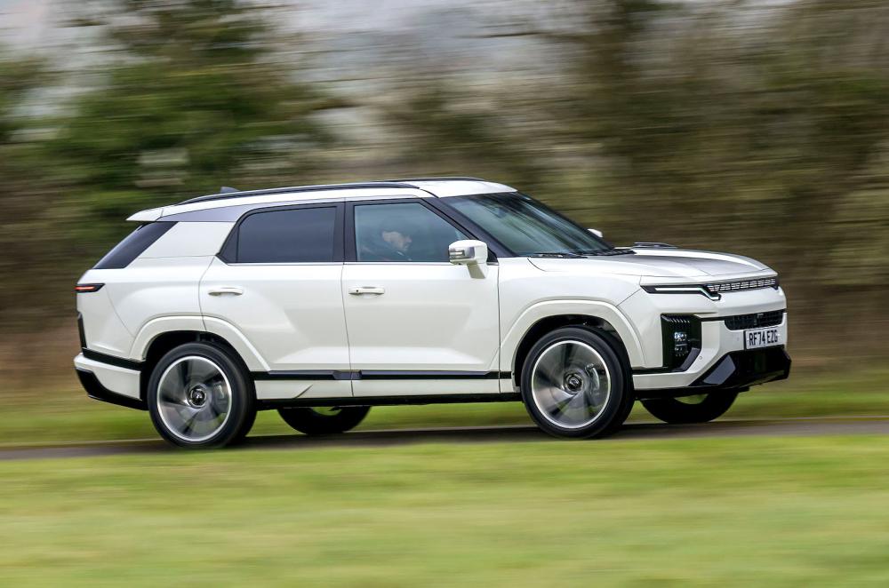 KGM Actyon right driving