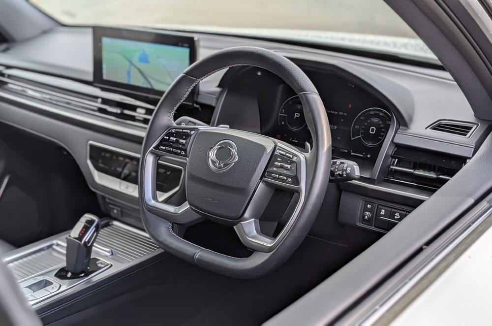 KGM Rexton Commercial dashboard