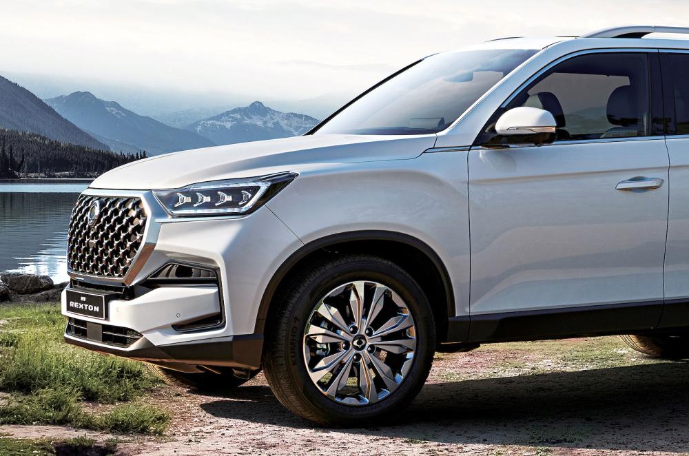 KGM Rexton front detail