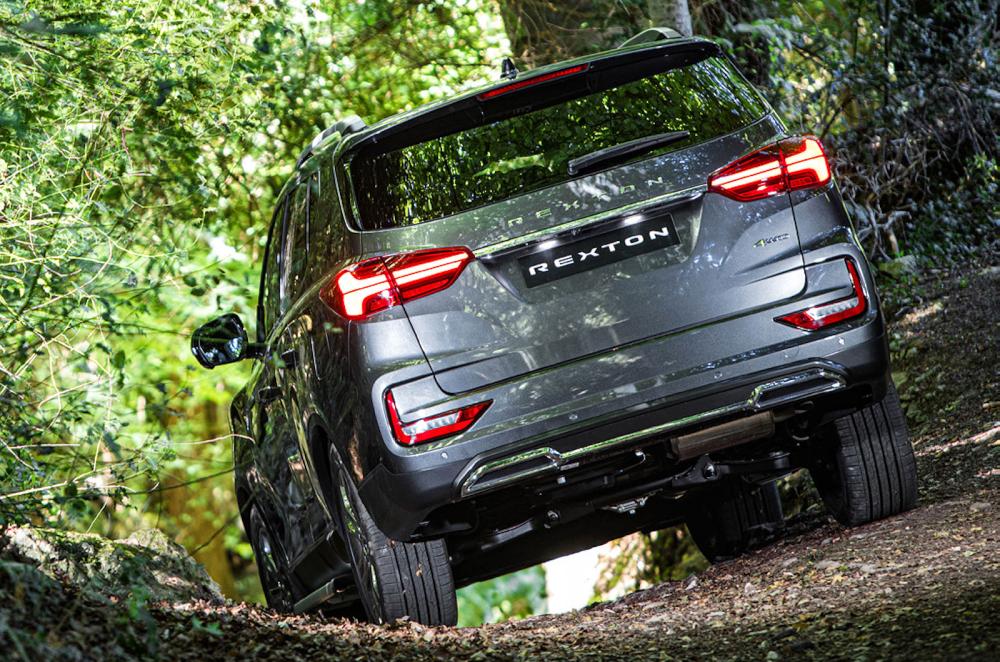 KGM Rexton rear driving off road