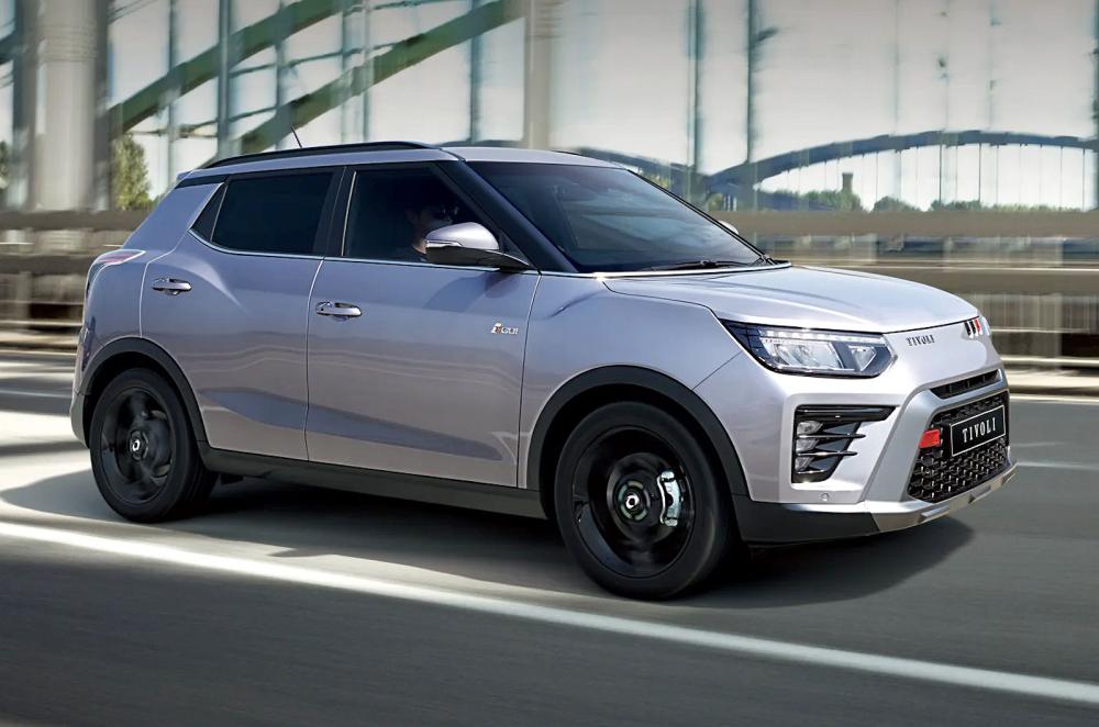 KGM Tivoli front right driving