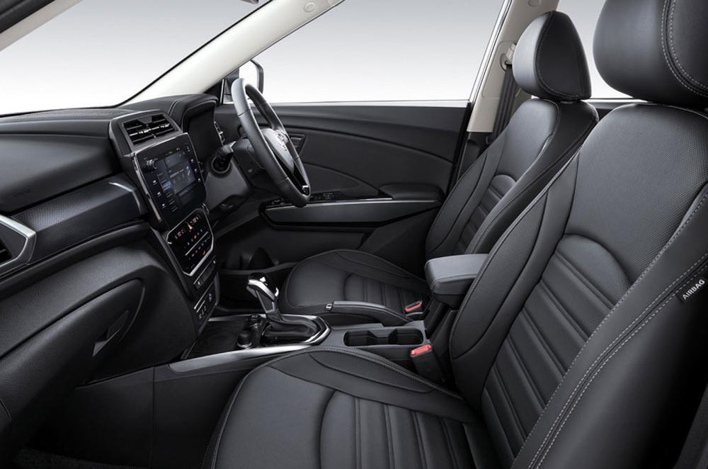 KGM Tivoli front seats