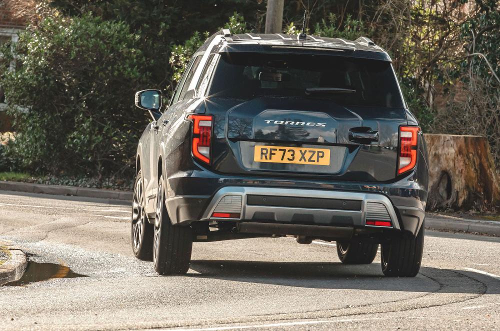 KGM Torres rear cornering