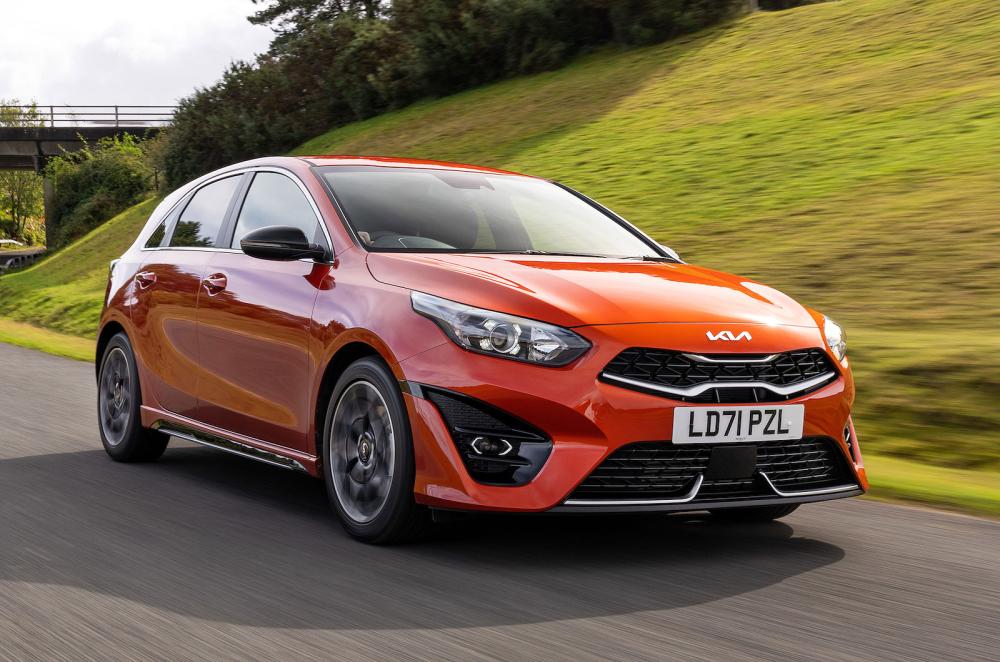 Kia Ceed front right driving