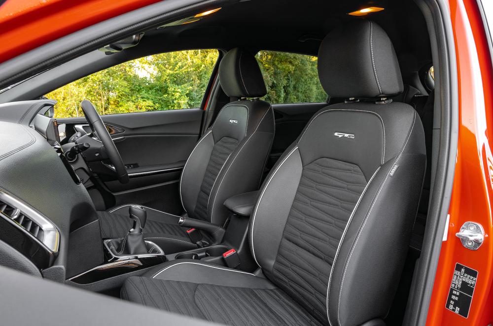 Kia Ceed front seats