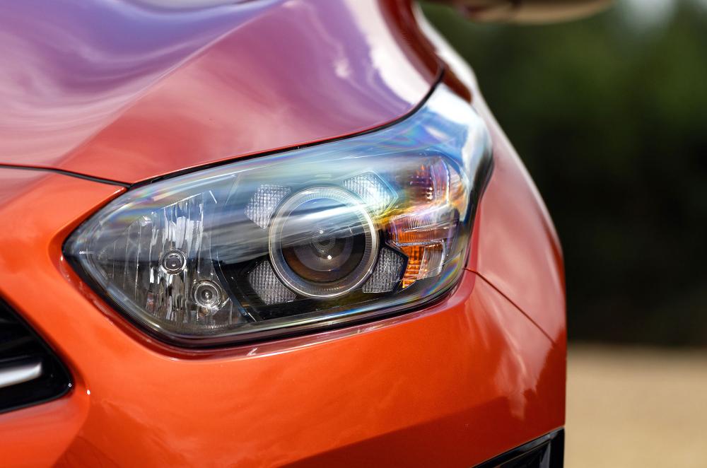Kia Ceed headlights detail