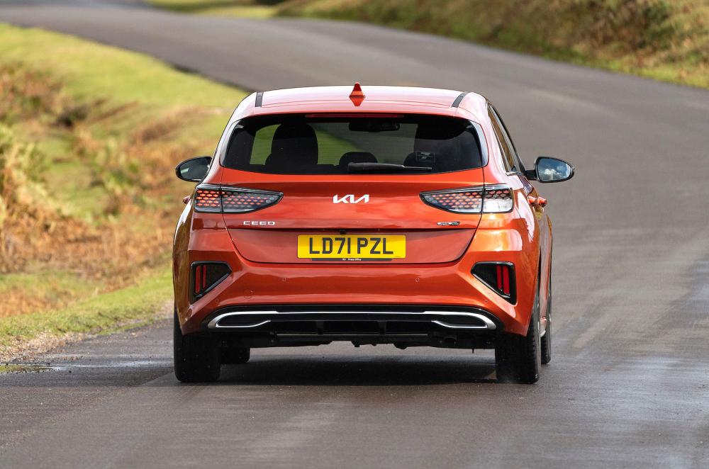 Kia Ceed rear driving