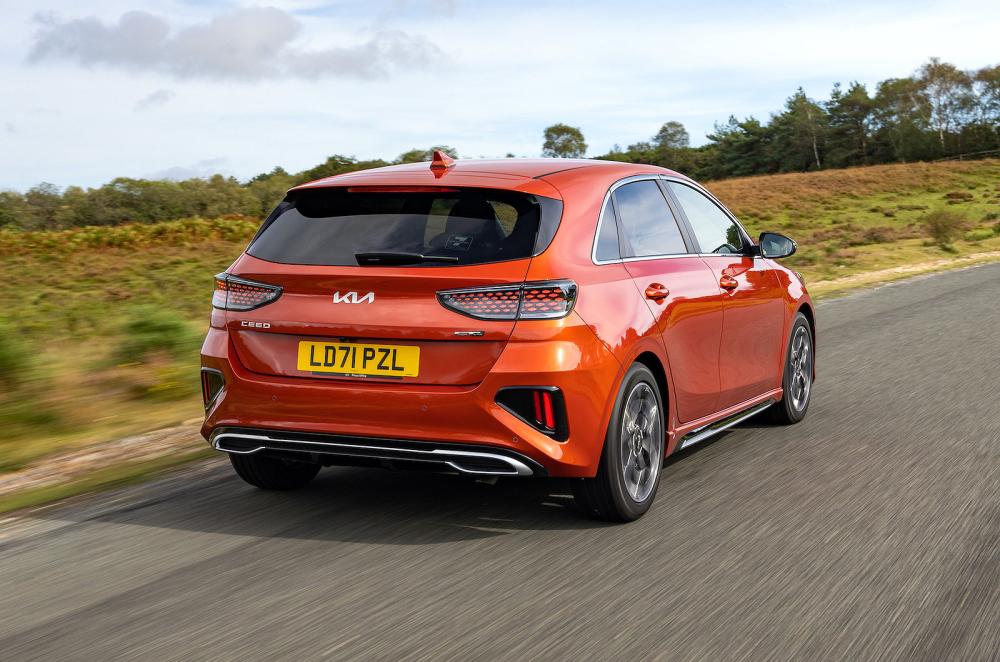 Kia Ceed rear right driving