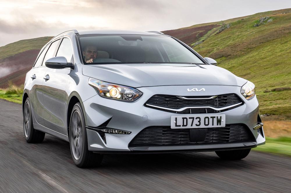 Kia Ceed Sportswagon front right driving