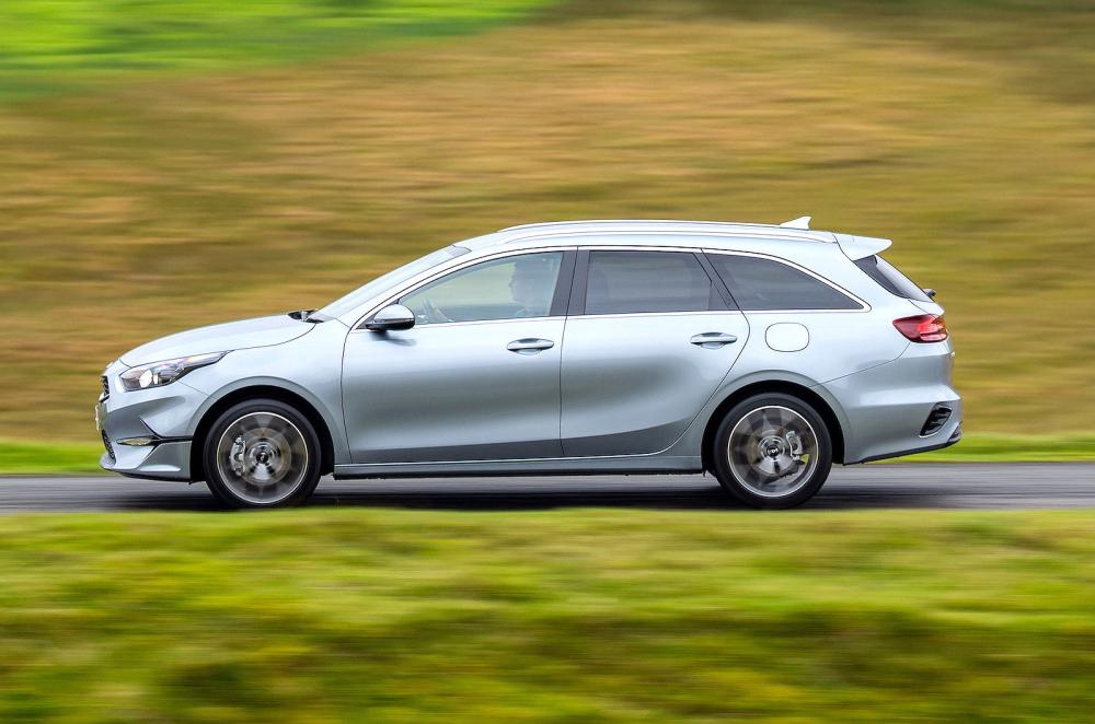 Kia Ceed Sportswagon left driving