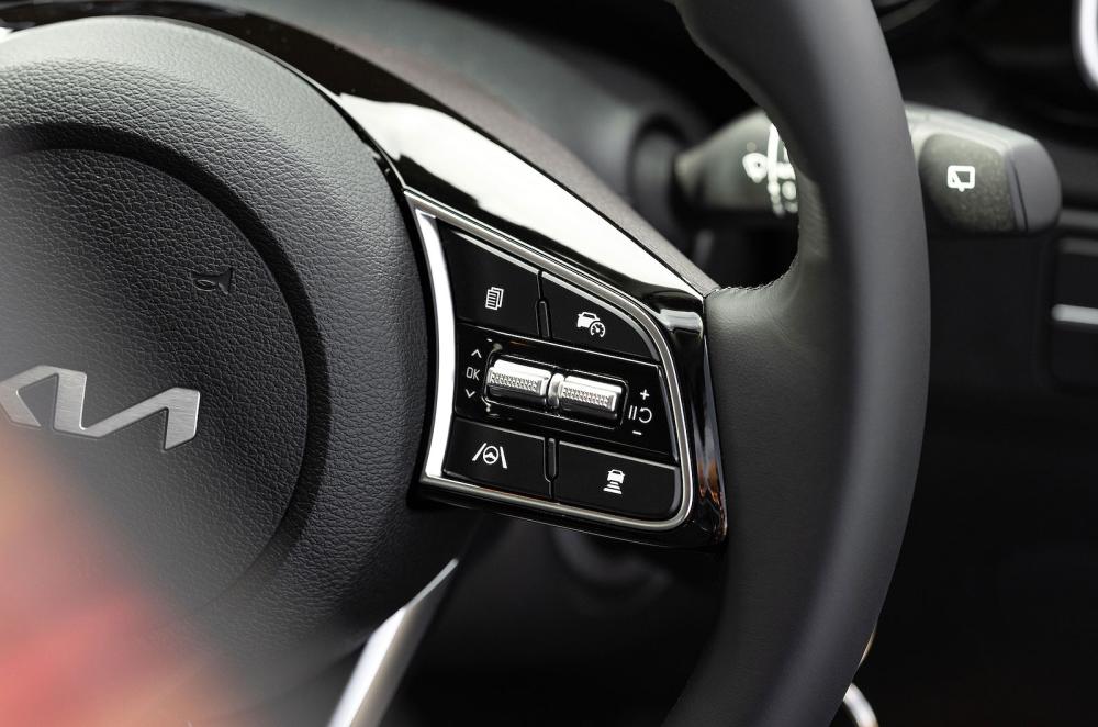 Kia Ceed Sportswagon steering wheel detail