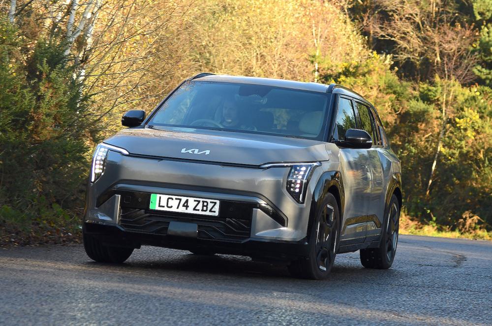 Kia EV3 front cornering