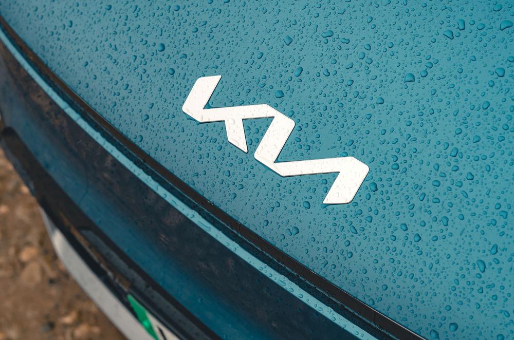Kia EV9 front badge