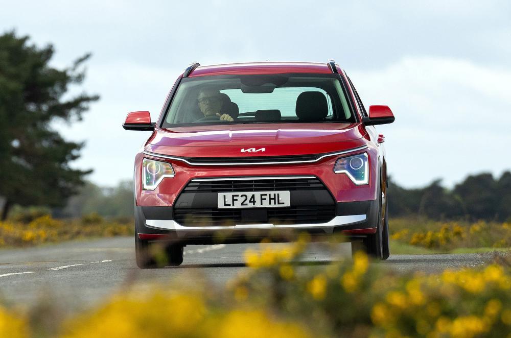 Kia Niro front driving