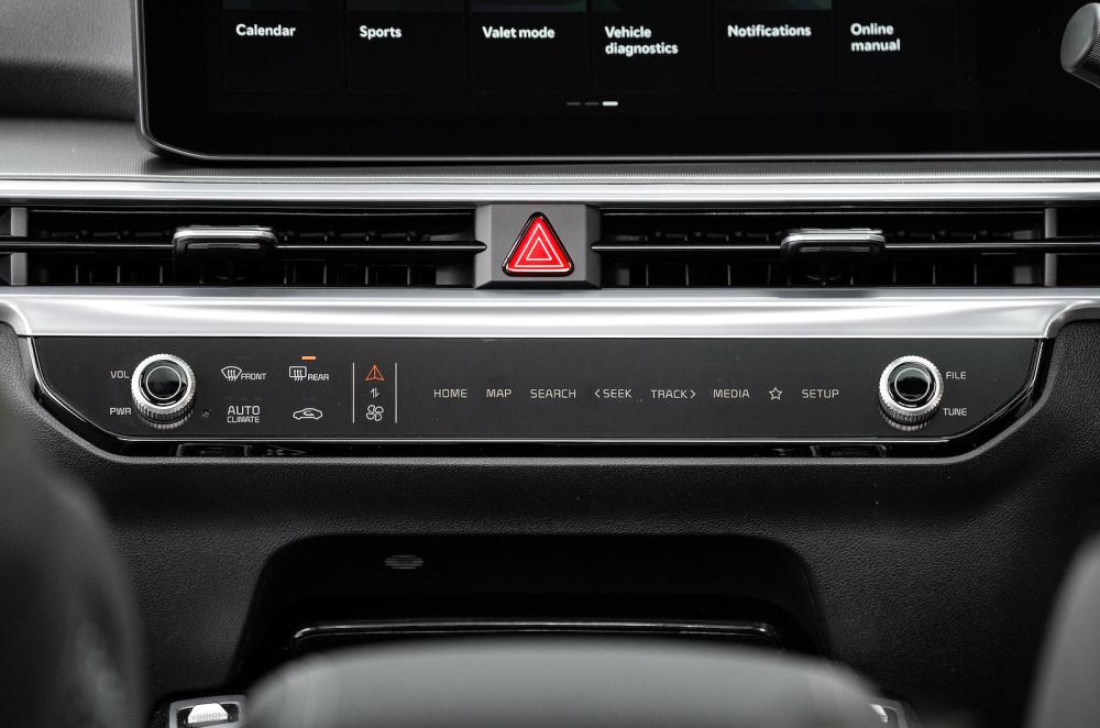 Kia Sorento interior controls