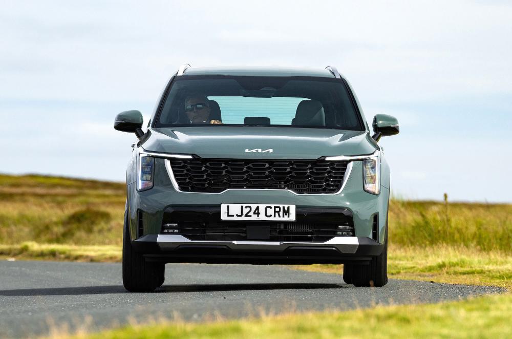 Kia Sorento front driving