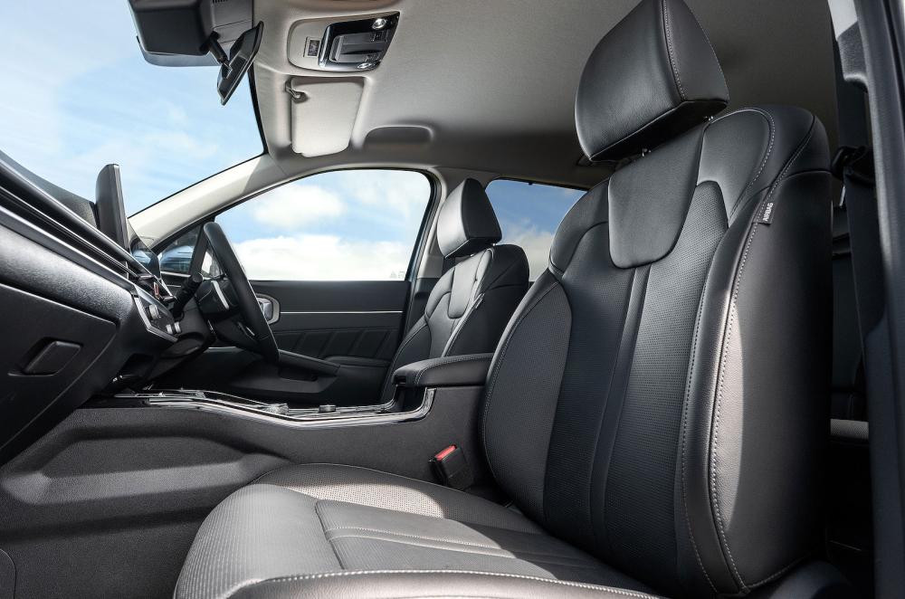 Kia Sorento front seats