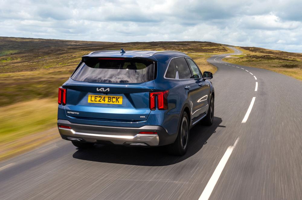 Kia Sorento rear right driving