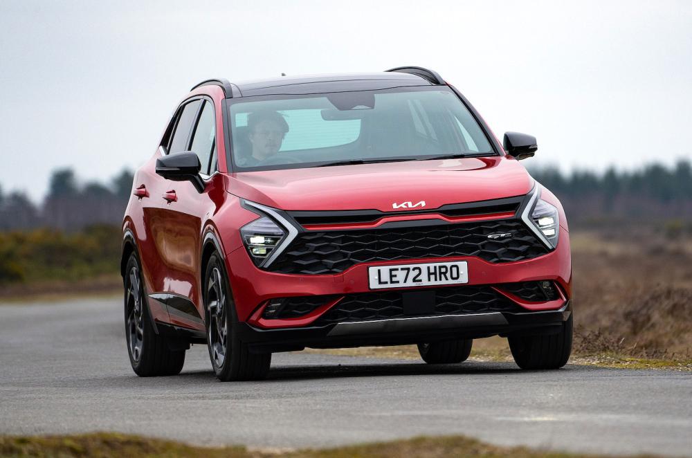 Kia Sportage front cornering