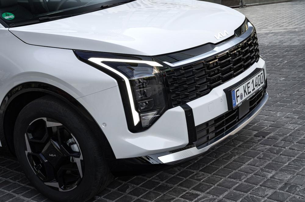 Kia Sportage front detail