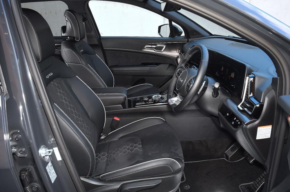 Kia Sportage front seats