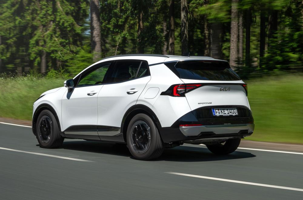 Kia Sportage rear left driving