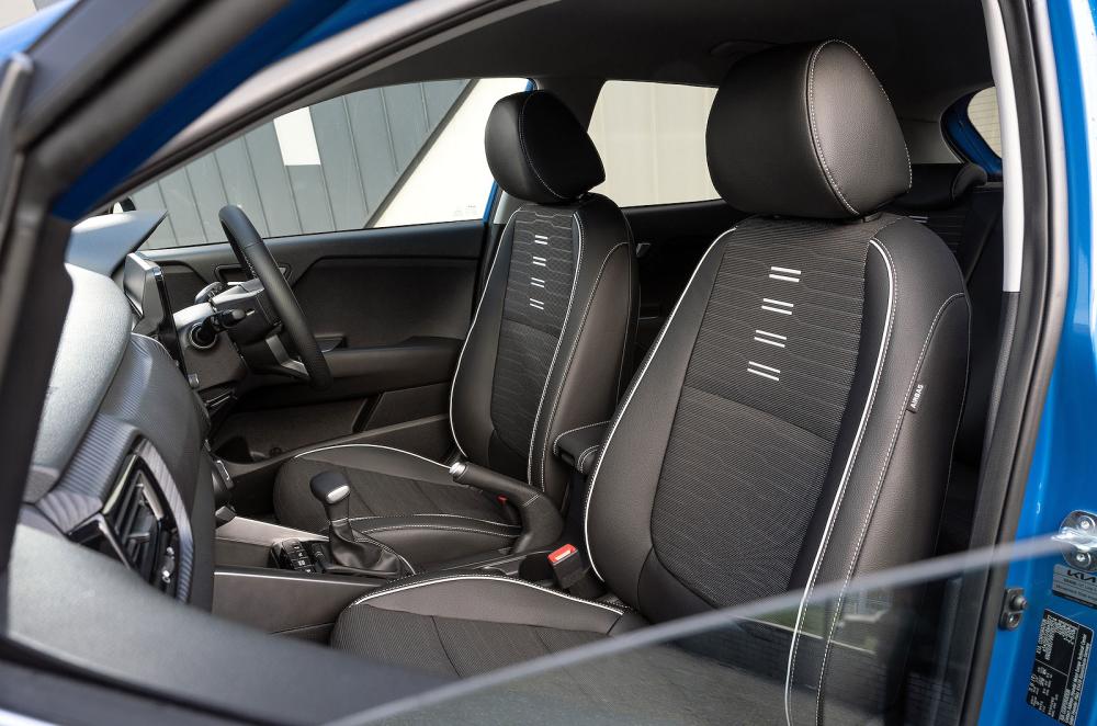 Kia Stonic front seats
