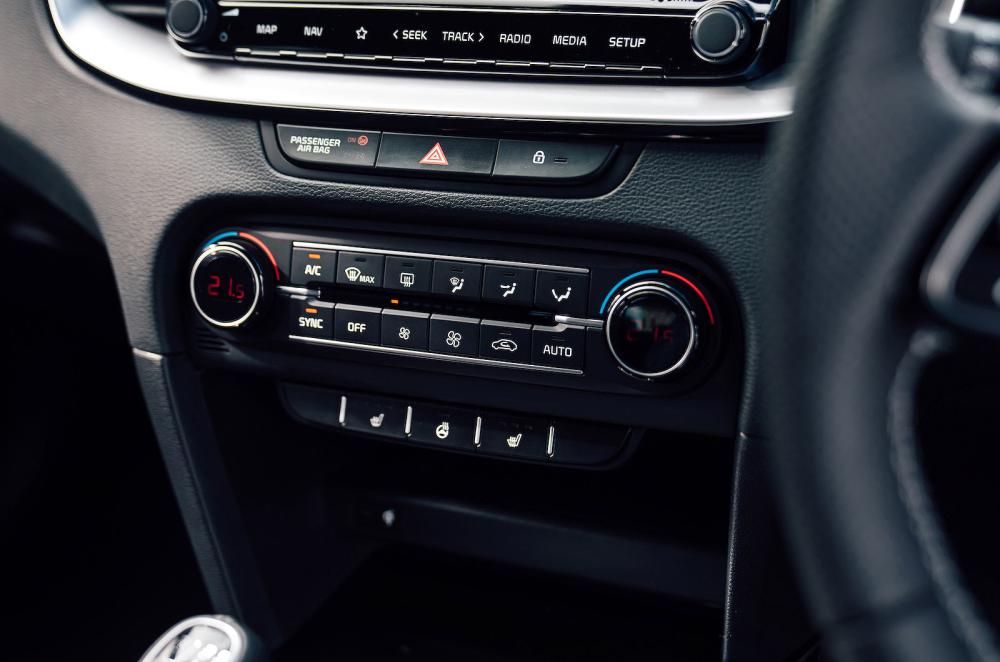 Kia XCeed air-con controls
