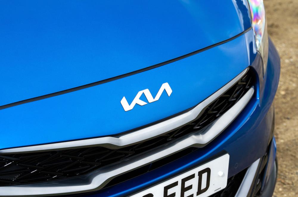 Kia XCeed front badge