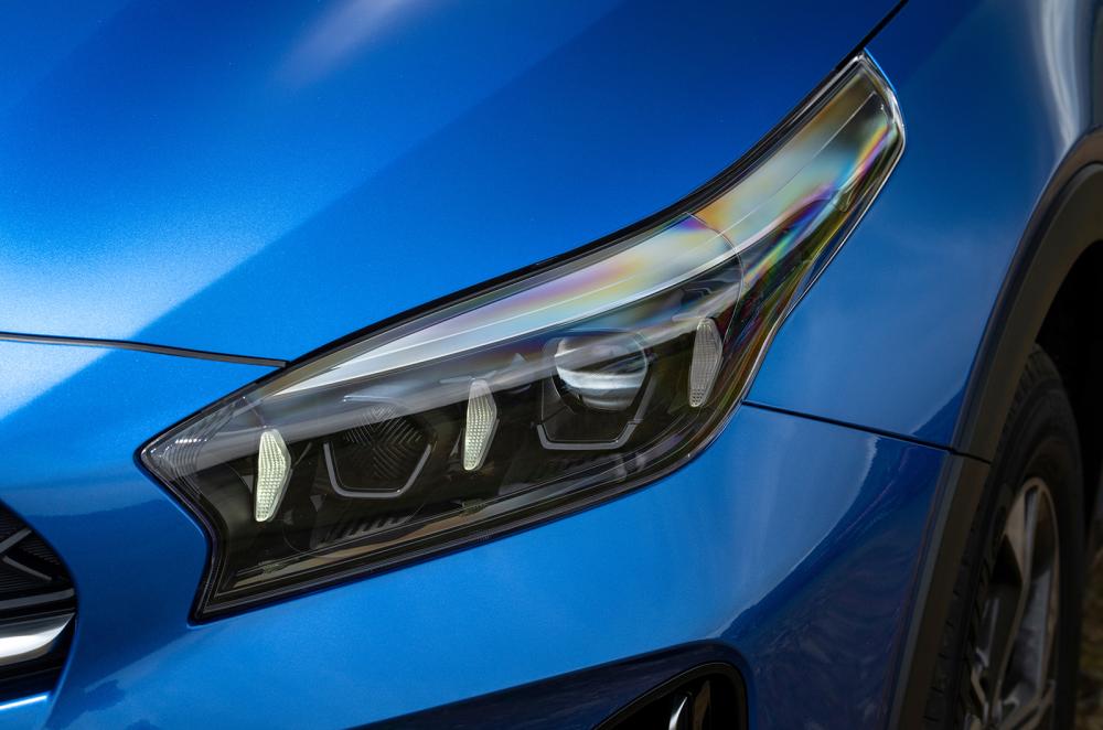 Kia XCeed headlight