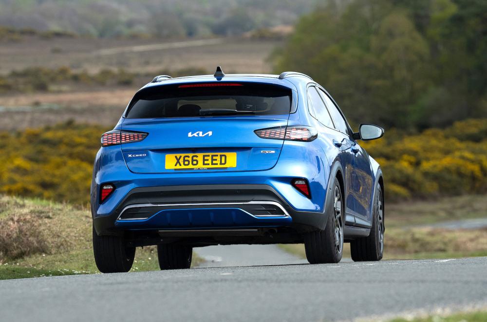 Kia XCeed rear driving
