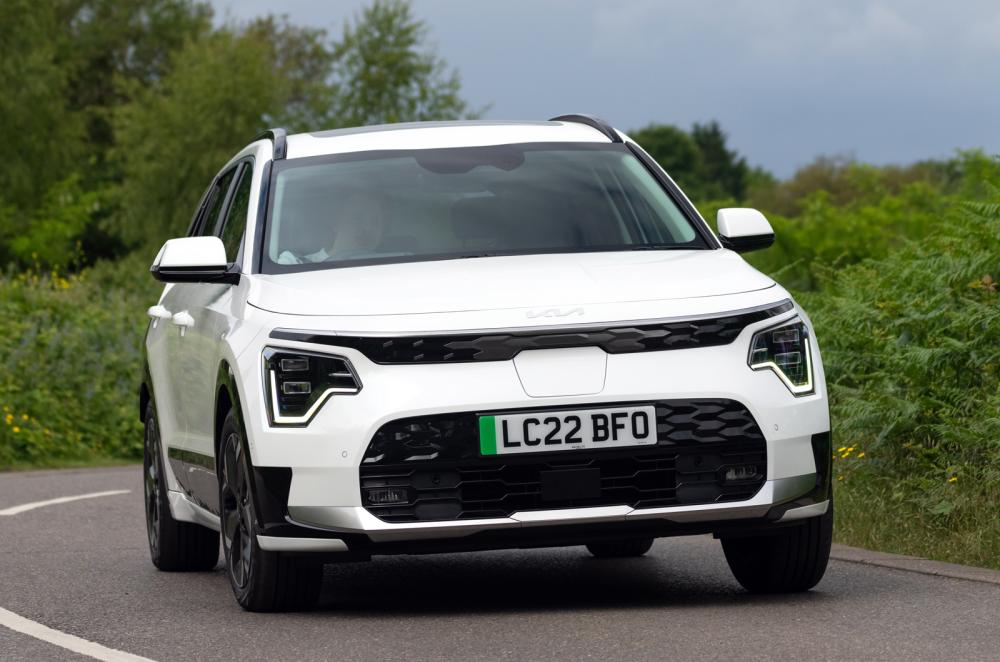 Used Kia Niro EV 2022-present front cornering