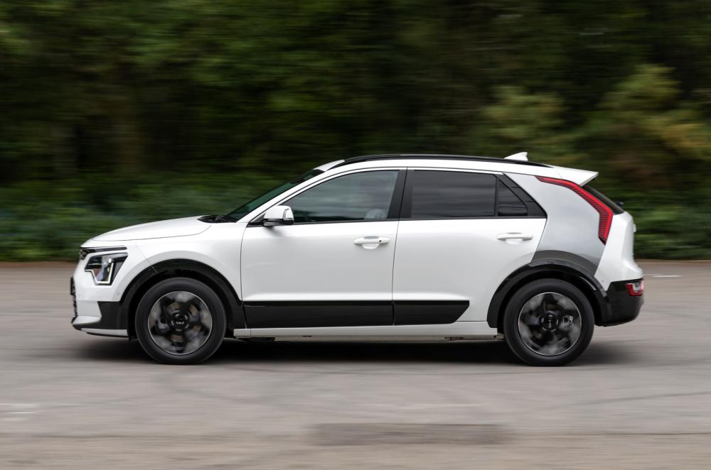 Used Kia Niro EV 2022-present side