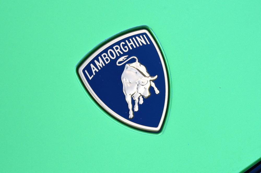 Lamborghini Huracán badge detail