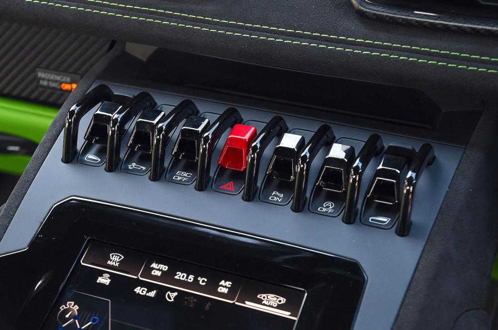 Lamborghini Huracán interior detail