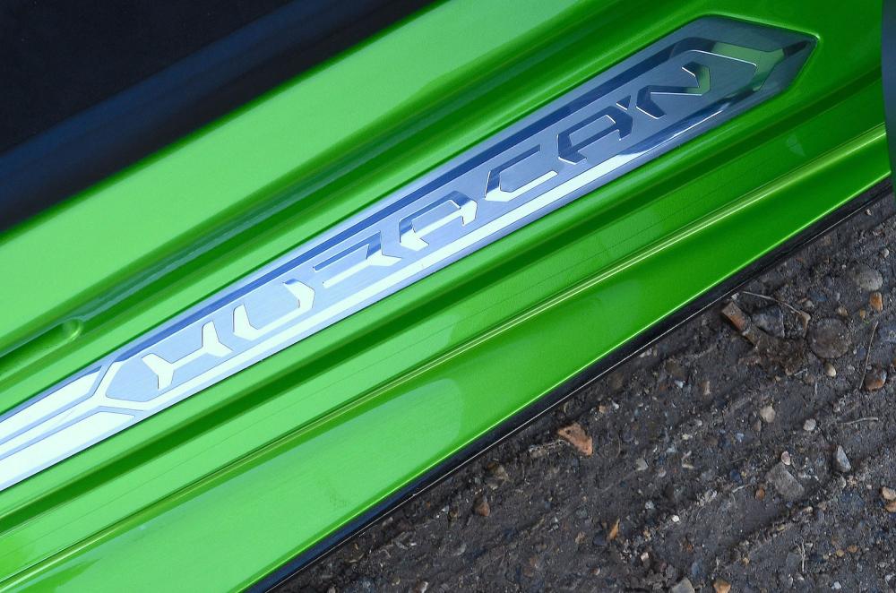 Lamborghini Huracán kickplate detail