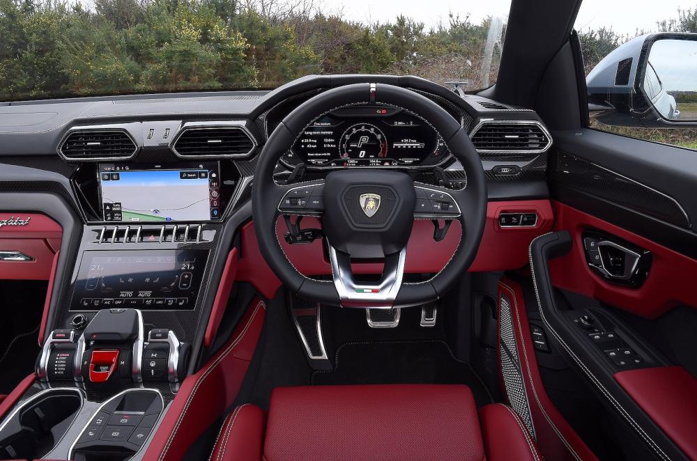 Lamborghini Urus interior dashboard