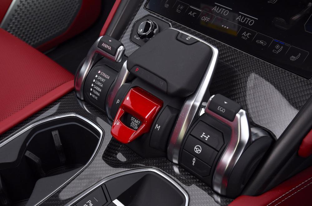 Lamborghini Urus interior detail