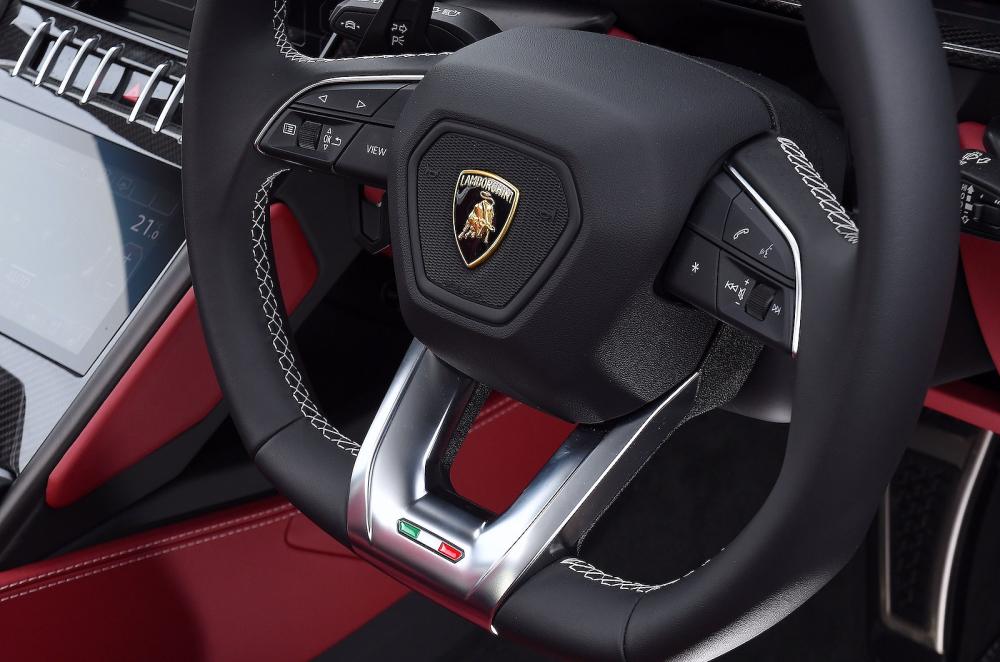 Lamborghini Urus interior steering wheel