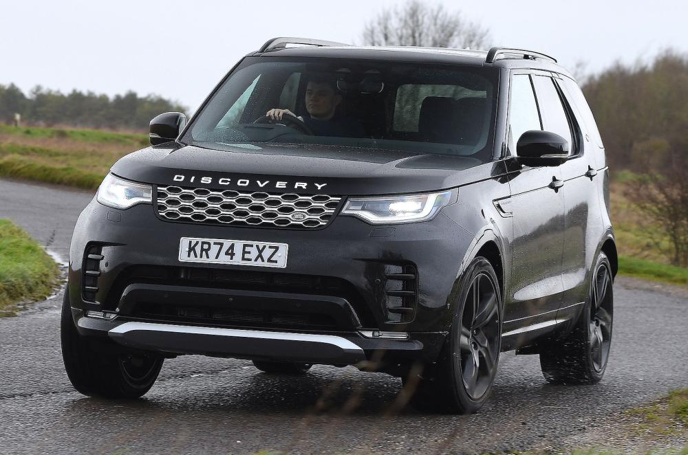 Land Rover Discovery front cornering