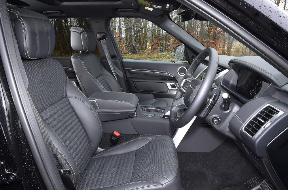 Land Rover Discovery front seats