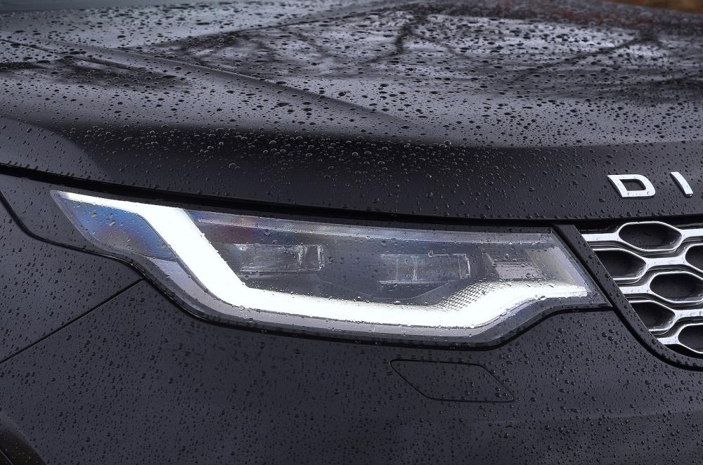 Land Rover Discovery headlights