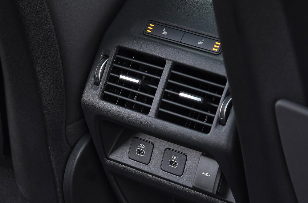 Land Rover Discovery Sport air vent detail
