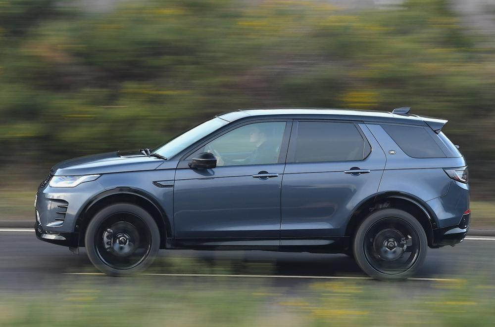 Land Rover Discovery Sport driving side