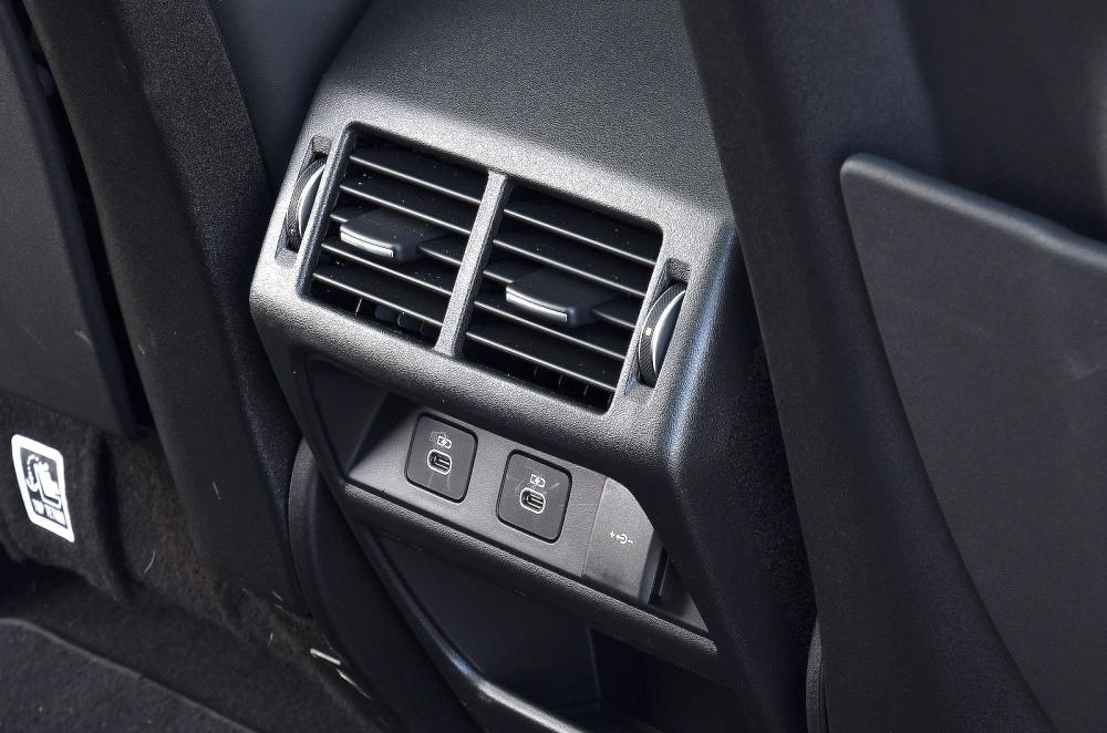 Land Rover Discovery Sport interior detail
