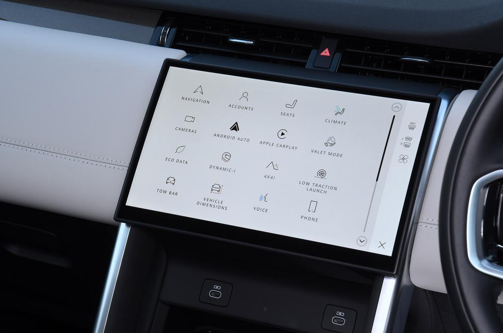 Land Rover Discovery Sport touchscreen