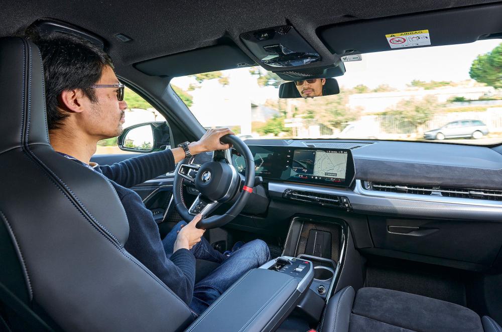 Lawrence Cheung test driving BMW X2 M35i